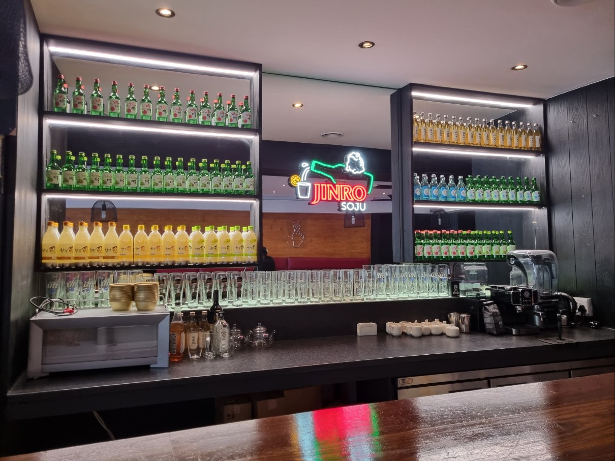 The bar at Gogi Newlands